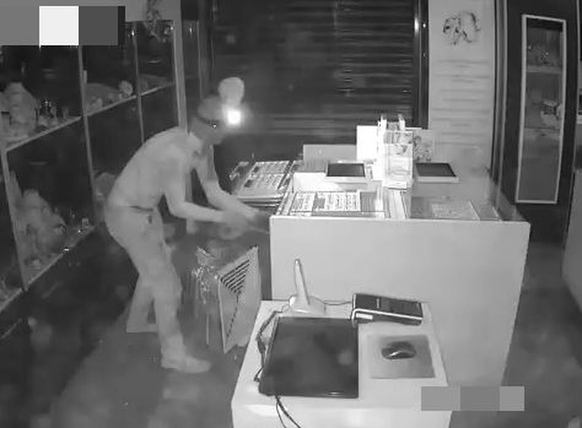 Wszedł do jubilera przez szyb wentylacyjny i ukradł biżuterię wartą milion