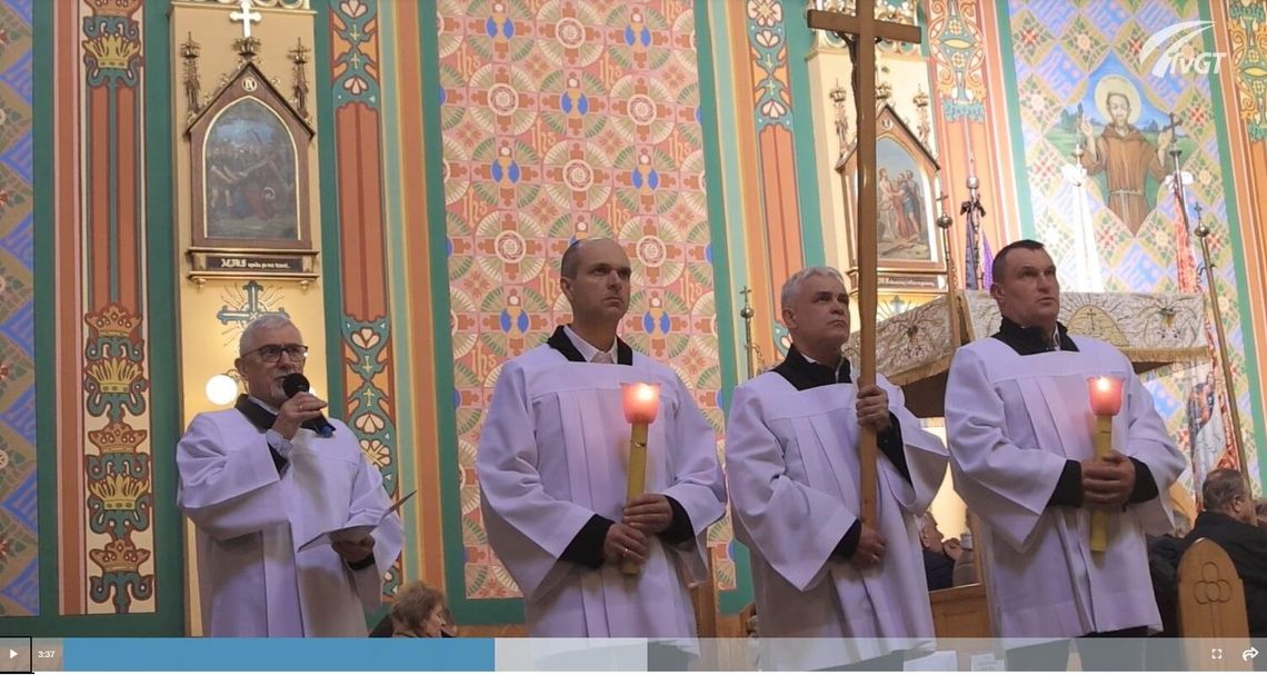 Wyjątkowa w Polsce. Niedzielna Droga Krzyżowa mężczyzn, która trwa od pokoleń Niedzielna Droga Krzyżowa mężczyzn