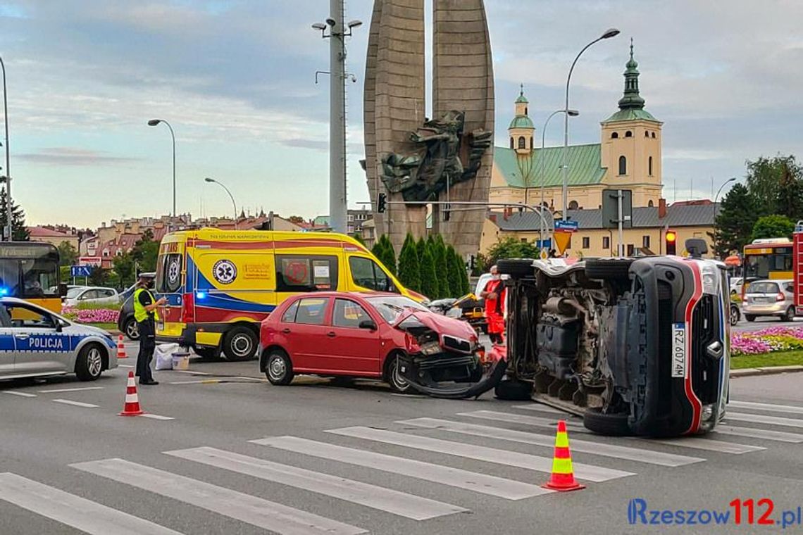 Wypadek karetki w centrum Rzeszowa!