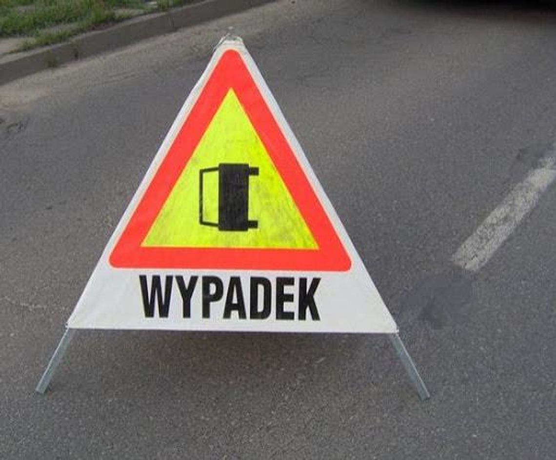 Wypadek na A4. Samochód uderzył w bariery