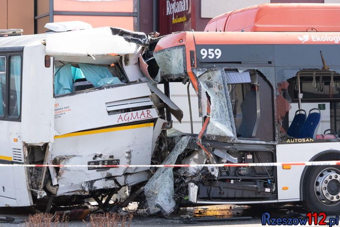 Wypadek na alei Rejtana w Rzeszowie. Zderzenie dwóch autobusów