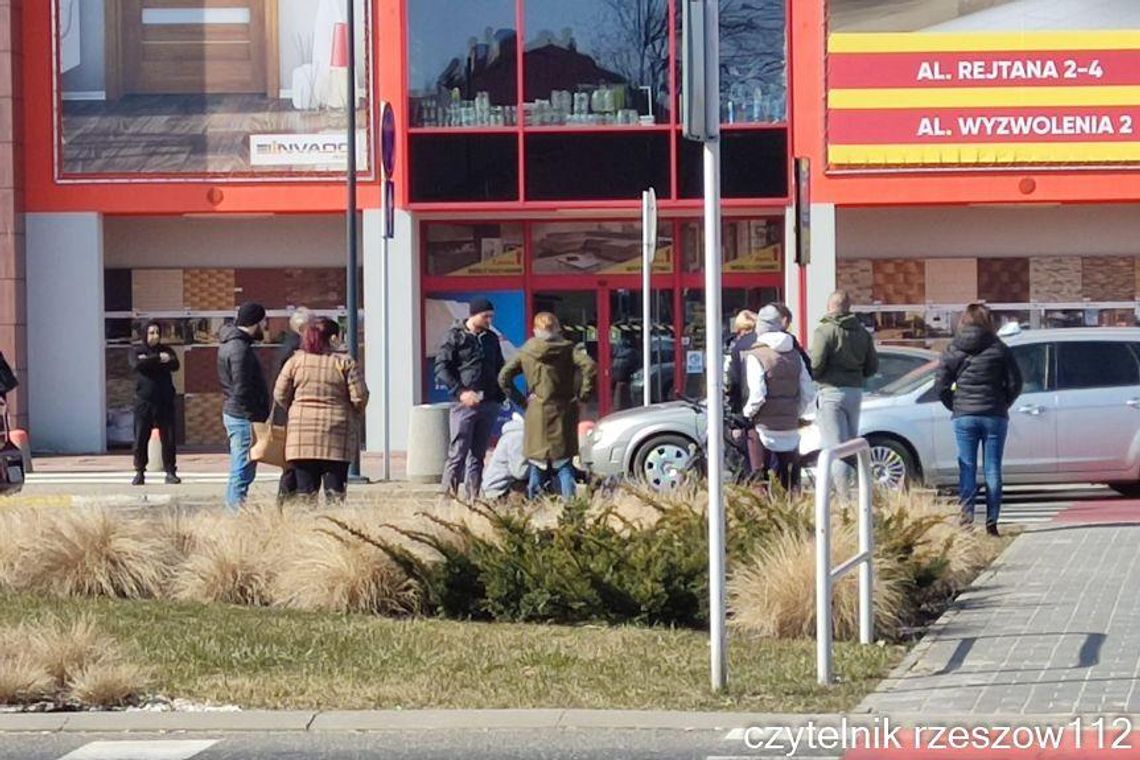 Wypadek na alei Rejtana w Rzeszowie. Zderzenie samochodu z rowerzystą