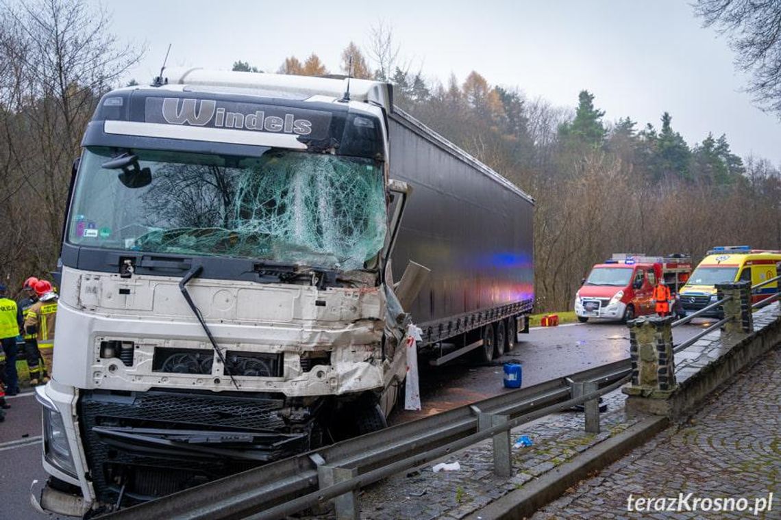 Wypadek na DK19 w Kombornii. Zderzenie samochód ciężarowych