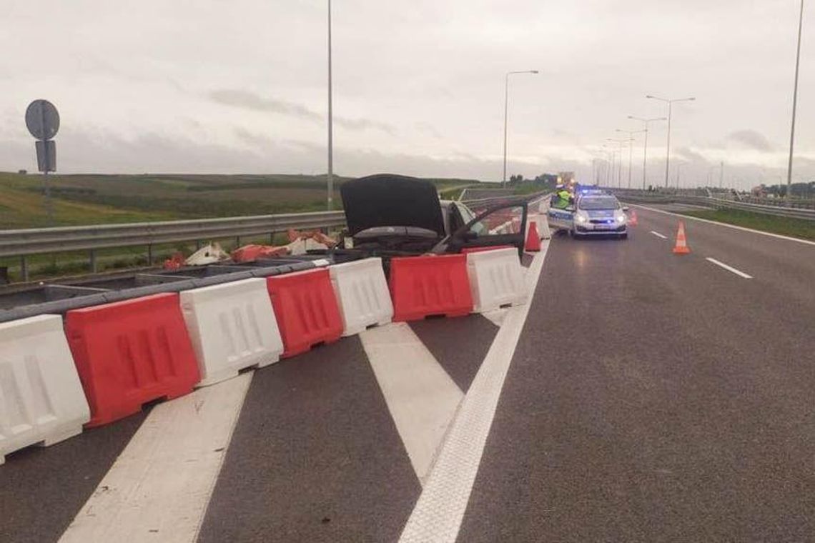 Wypadek na Podkarpackiej A4. Kierowca uderzył w bariery [FOTO]