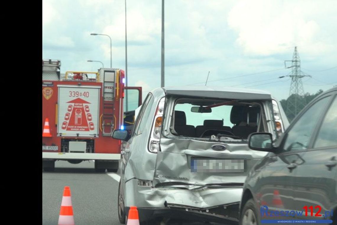 Wypadek na S19 w Stobiernej. Jedna osoba została ranna