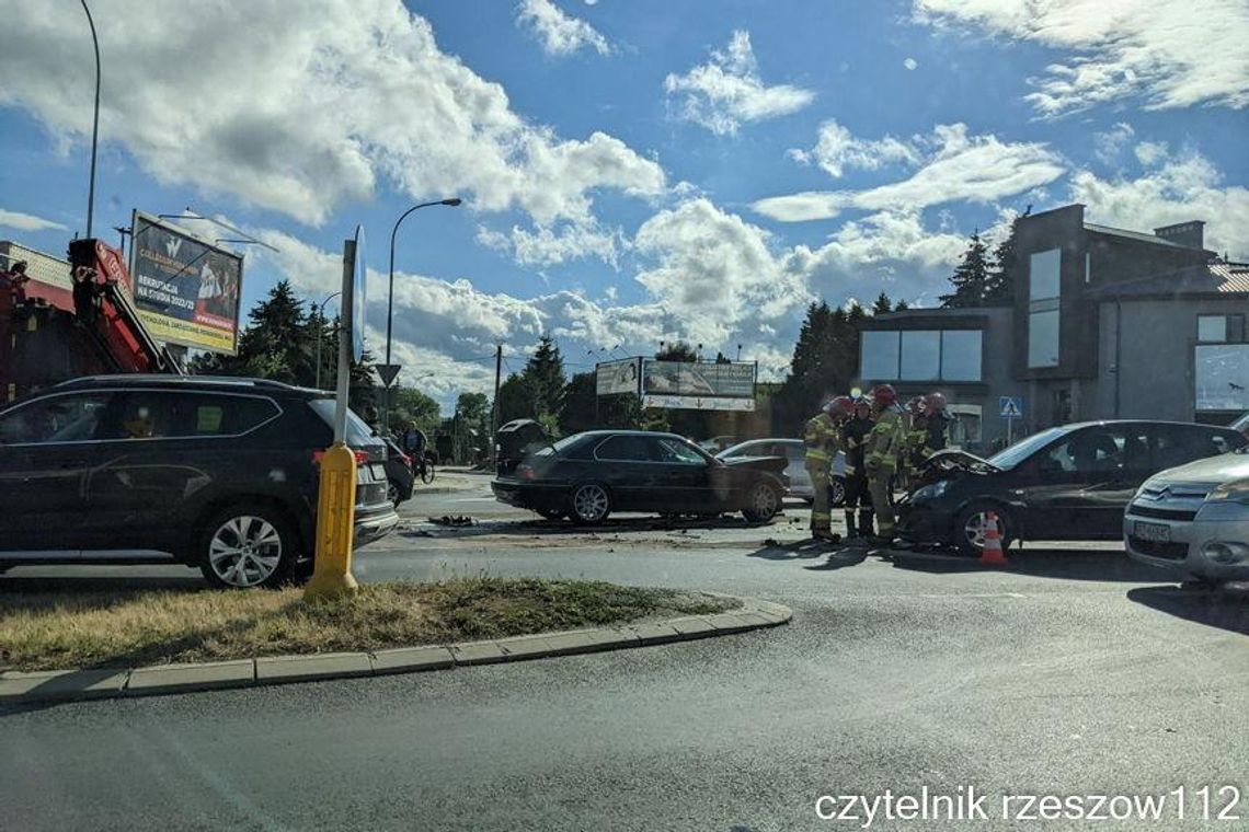 Wypadek na skrzyżowaniu ulicy Krakowskiej z Dębicką w Rzeszowie