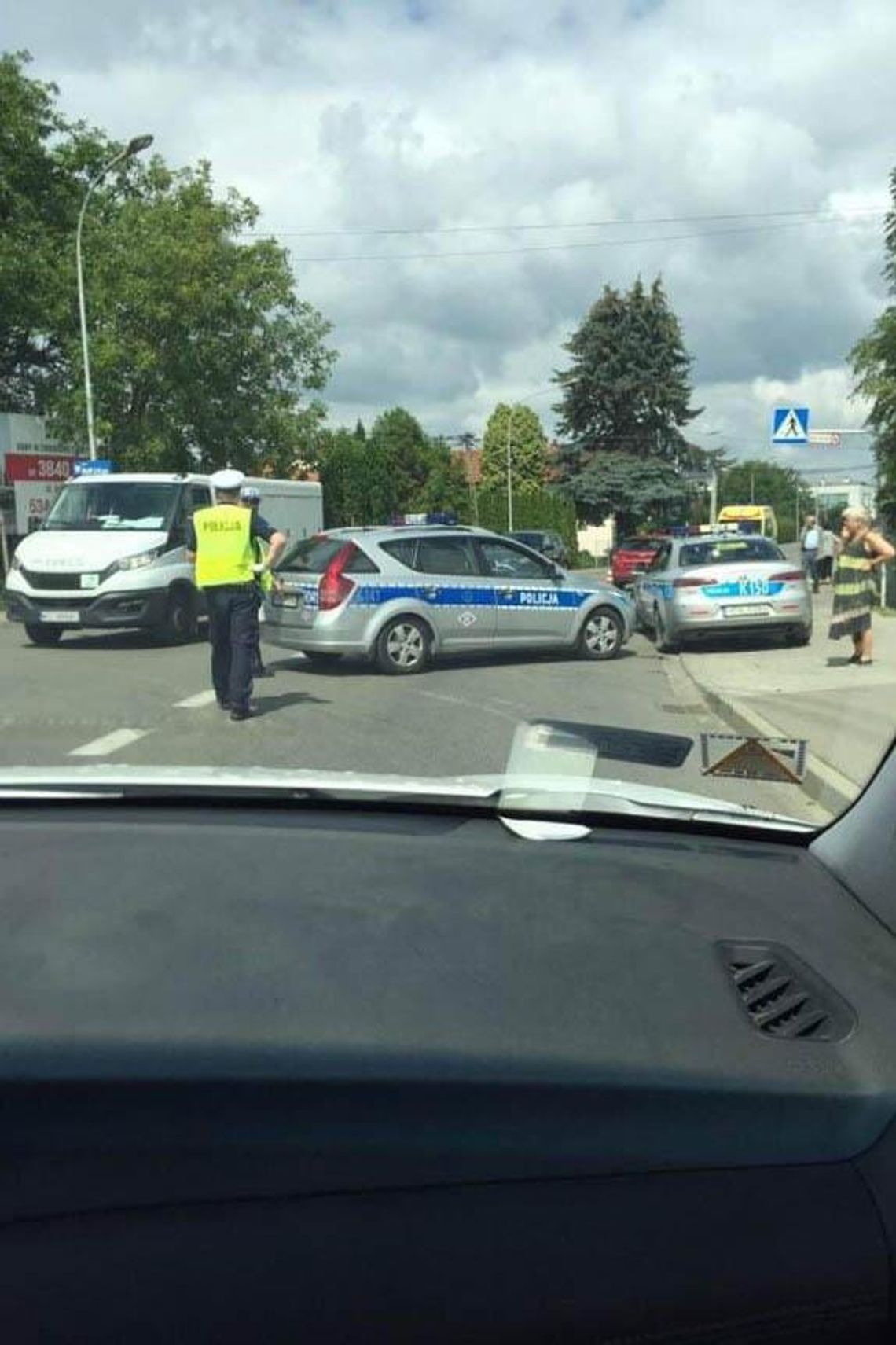 Wypadek na Strażackiej. Rowerzystę zabrała karetka! FOTO