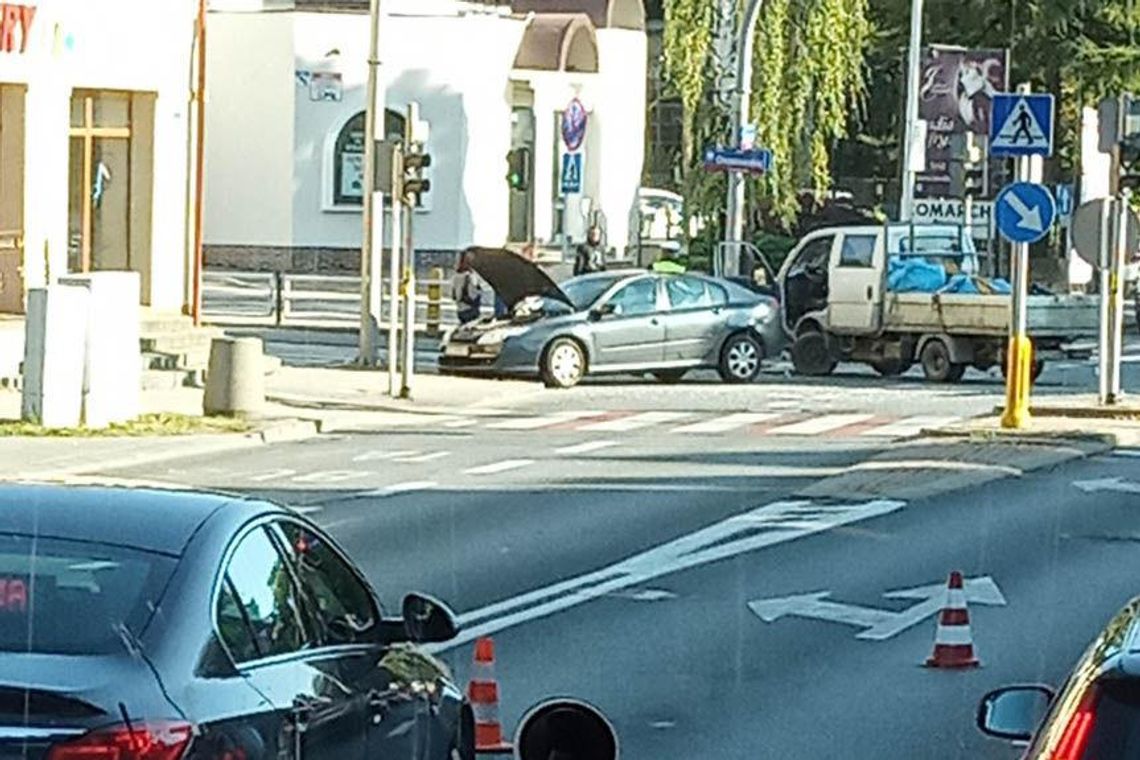 Wypadek na ul. Dąbrowskiego w Rzeszowie. Ranna została jedna osoba