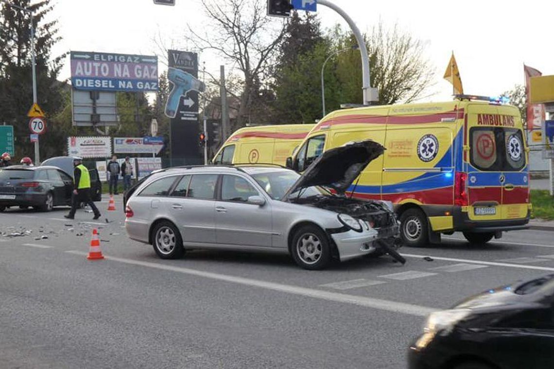 Wypadek na ul. Krakowskiej w Rzeszowie. Ranna została 1 osoba