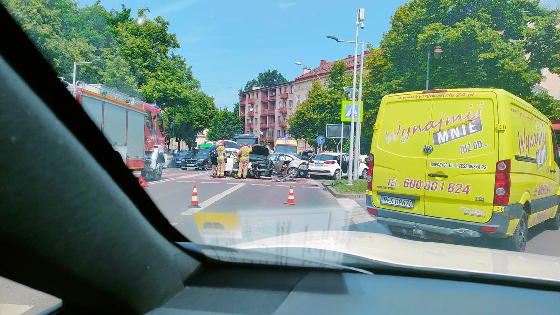 Wypadek w centrum Rzeszowa. Uważajcie na utrudnienia w ruchu