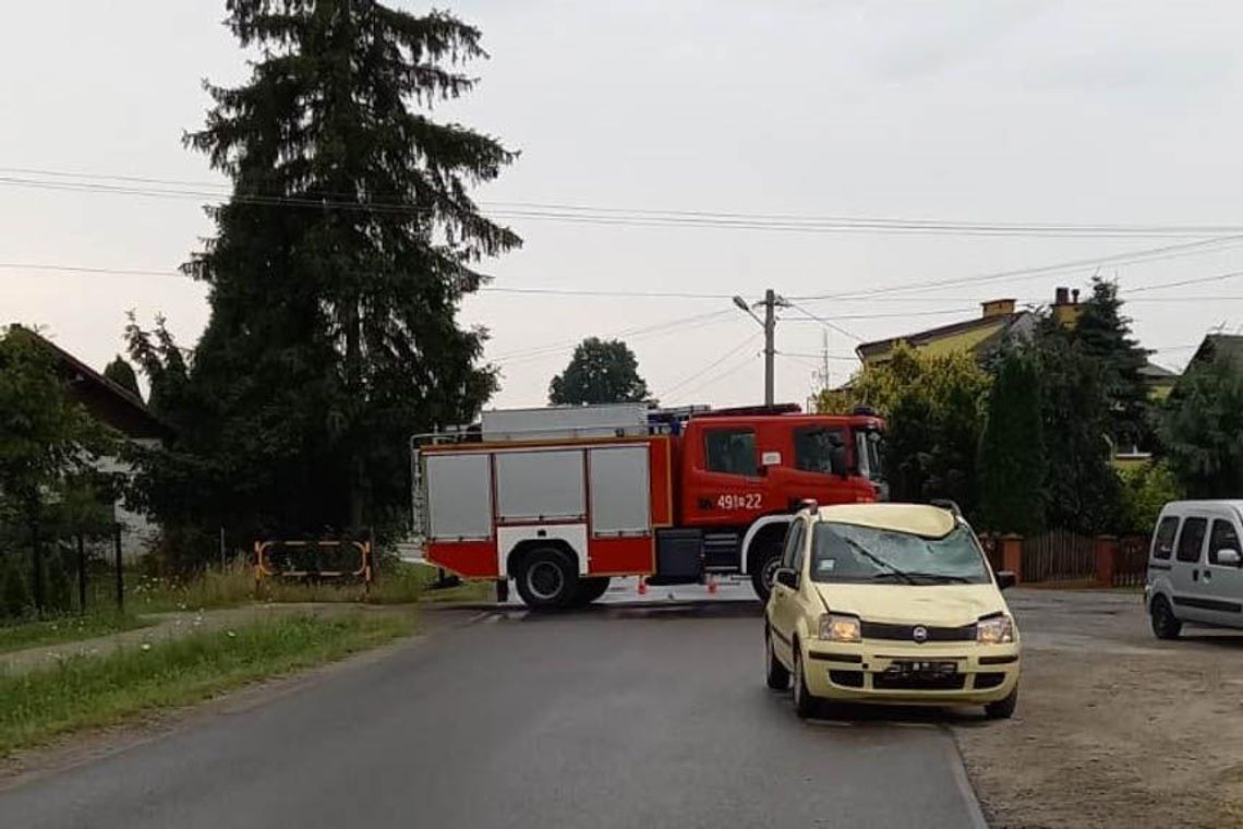 Wypadek w Dąbrówkach. Ranny został rowerzysta