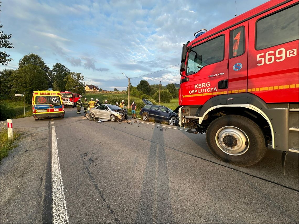 Wypadek w Krasnej: 30-letnia kobieta poszkodowana w zderzeniu dwóch aut