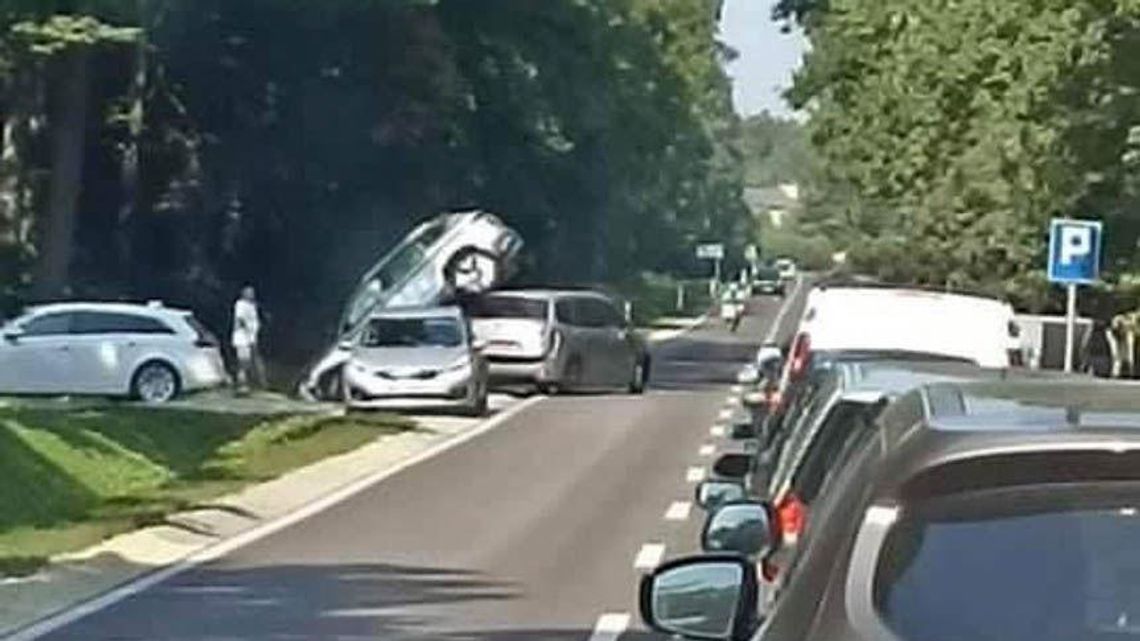 Wypadek w Nisku. Dwie osoby trafiły do szpitala