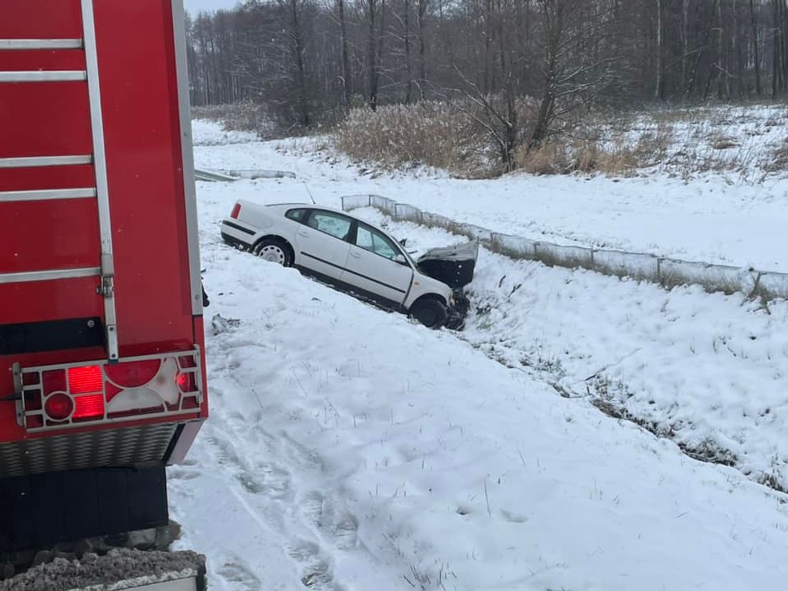 Wypadek w Sędziszowie Młp. Zderzenie osobowego VW z ciężarówką. 6 osób rannych, w tym dzieci!