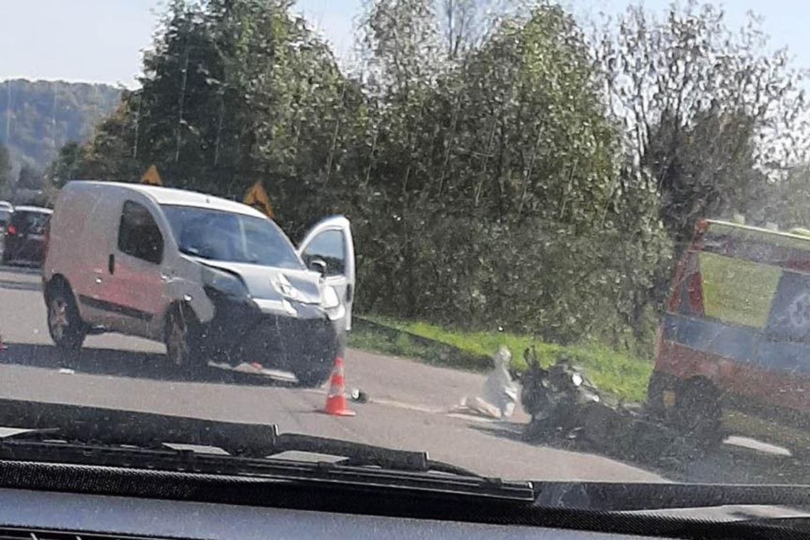 Wypadek w Szklarach. Motocyklista trafił do szpitala