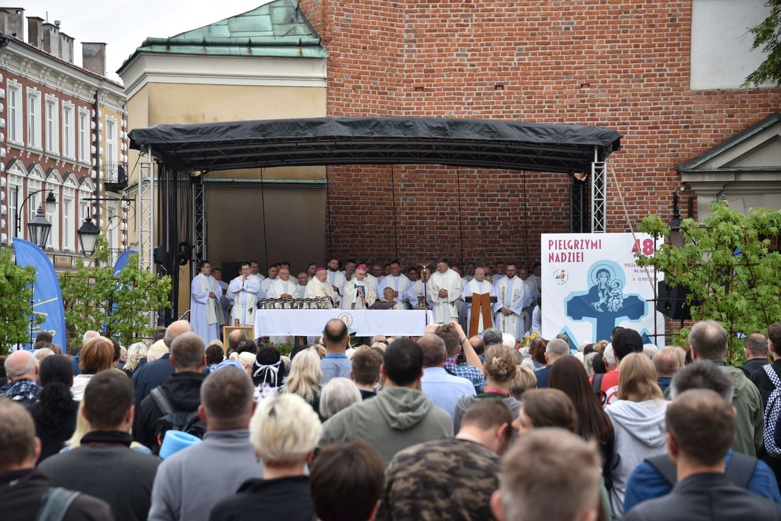Wyruszyła 48. Rzeszowska Piesza Pielgrzymka na Jasną Górę