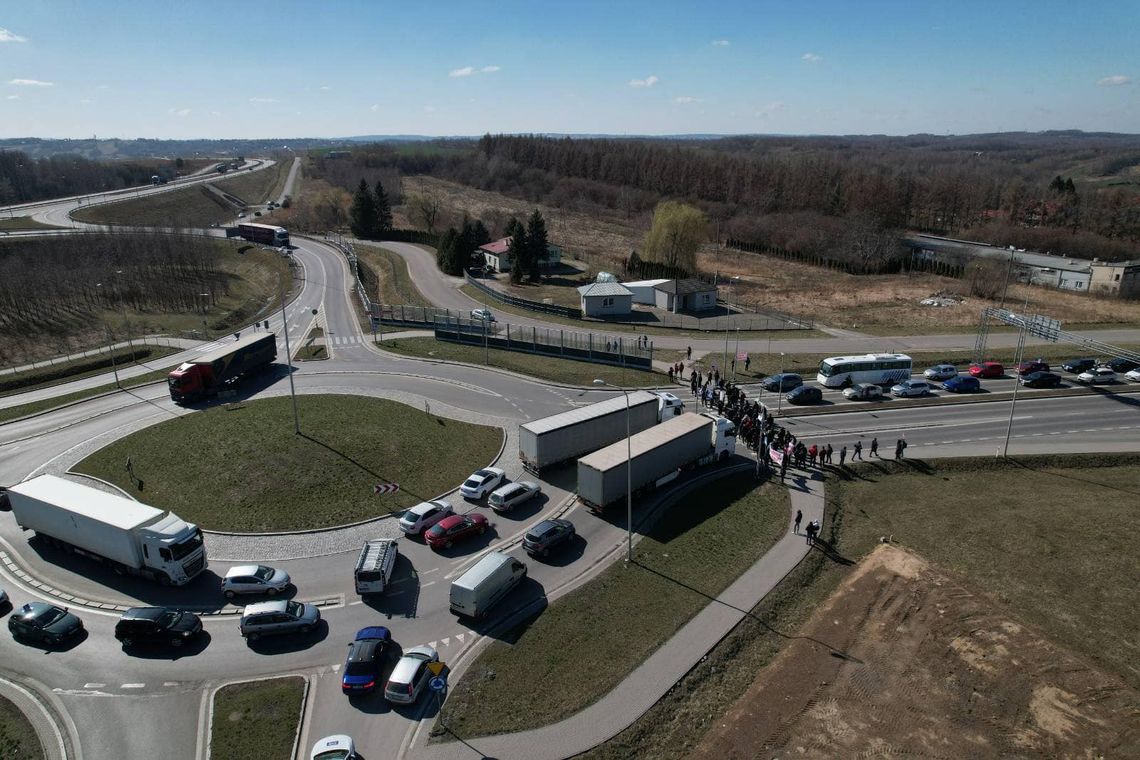 Zaostrza się protest przedsiębiorców poszkodowanych przez "Czyste Powietrze". Wiceprezes NFOŚiGW w drodze