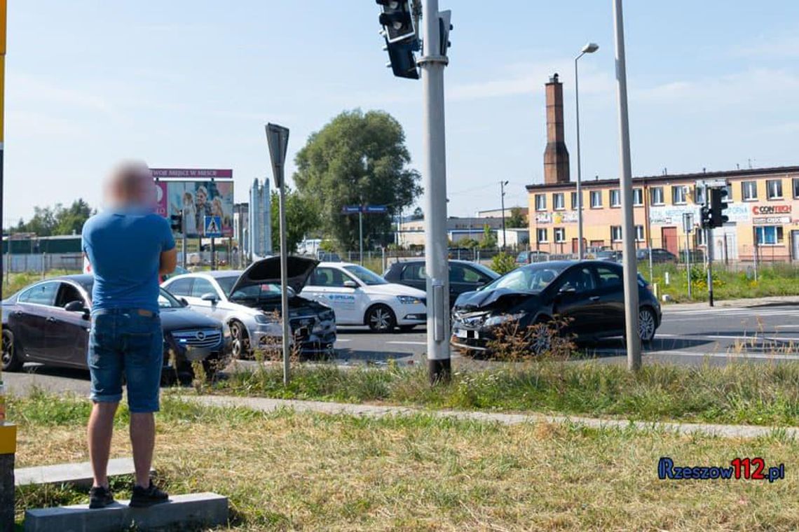 Zderzenie audi i hondy na Piłsudskiego w Jaśle