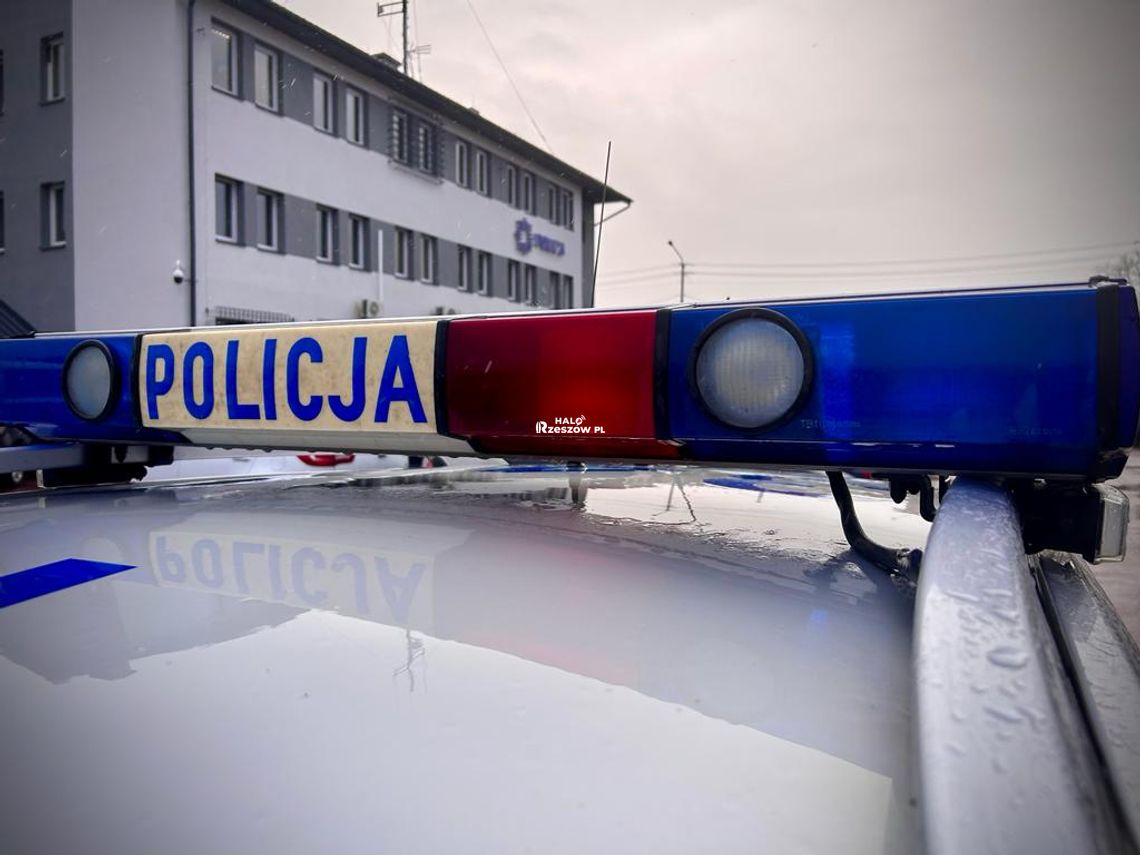 Zderzenie autobusu MPK z osobówką w Rzeszowie. Kierowca trafił do szpitala