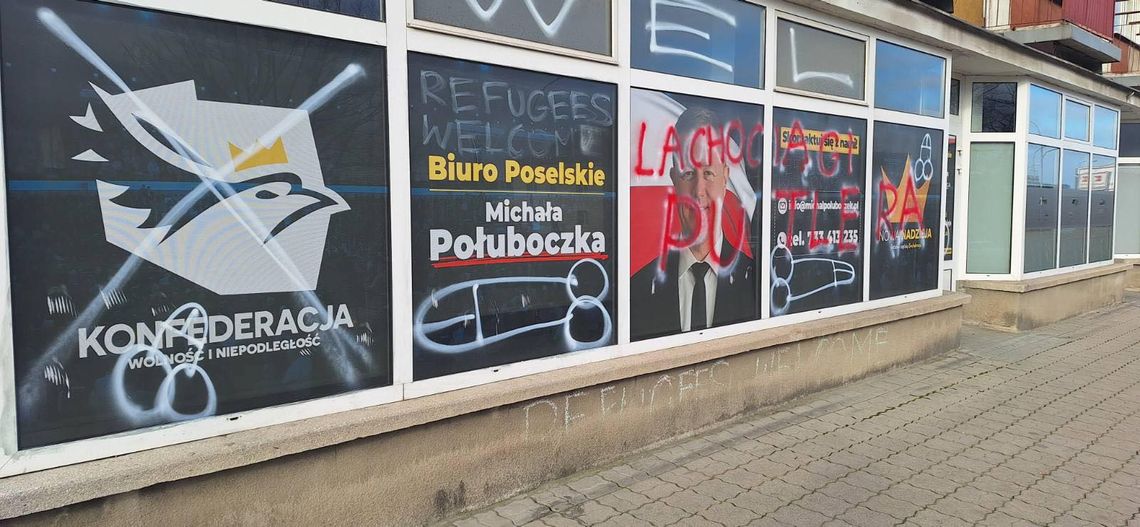 Zdewastowano witrynę biura poselskiego w Rzeszowie. Poseł Konfederacji mówi o próbie zastraszenia