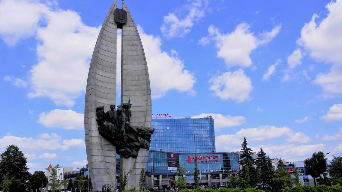 Zmiany w organizacji ruchu w ścisłym centrum, miasto stawia na pieszych Zmiany w organizacji ruchu w ścisłym centrum, miasto stawia na pieszych