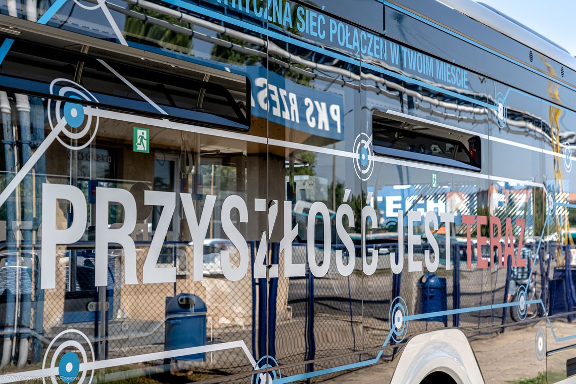 Związek Gmin PKS sfinalizował zakup 8 nowych autobusów i zapowiada kolejne zamówienia