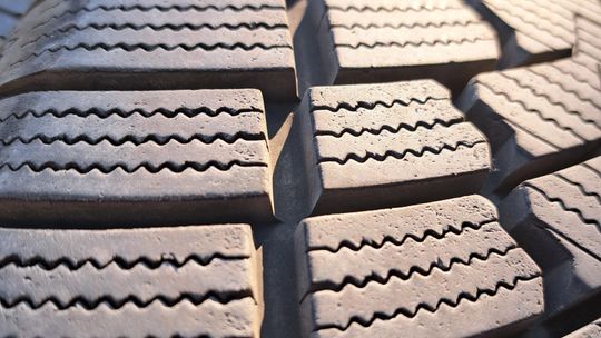 Zeetex WH1000 225/50 R18 99 V zimowe