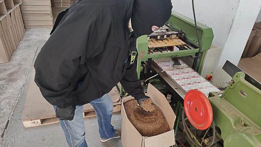 Policjanci z Rzeszowa pomogli w likwidacji fabryki papierosów