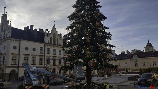 Rzeszów. Dekoracje świąteczne na rynku