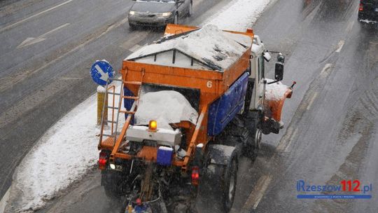  Trudne warunki na drogach Rzeszowa i okolic