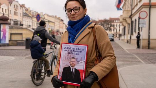 Zbierają podpisy dla Grzegorza Brauna