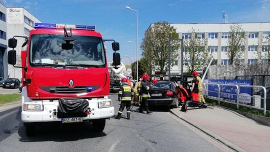 Wypadek z udziałem dwóch aut w Rzeszowie