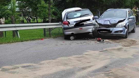 Lubenia. Wypadek z udziałem dwóch samochodów osobowych