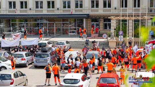 Rzeszów. Protest ratowników medycznych