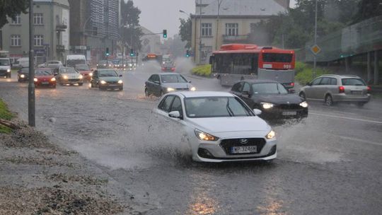 Rzeszów. Zalane ulice w centrum miasta