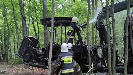 Stobierna. Pożar traktora leśnego