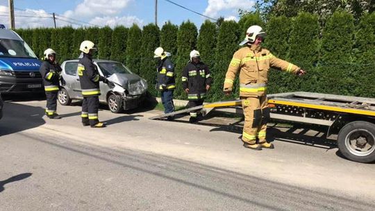 Przewrotne. Kolizja dwóch samochodów osobowych