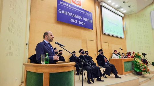 Rzeszów. Inauguracja 27. roku akademickiego na WSPiA