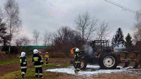 Nowa Wieś. Pożar ciągnika rolniczego