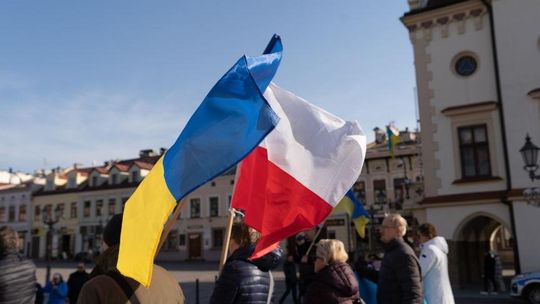 Nigdy więcej wojny. Manifestacja solidarności z Ukrainą na rzeszowskim rynku