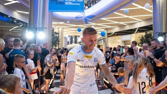 Mnóstwo kibiców na prezentacji piłkarzy Stali Rzeszów przed startem Fortuna 1. Liga 