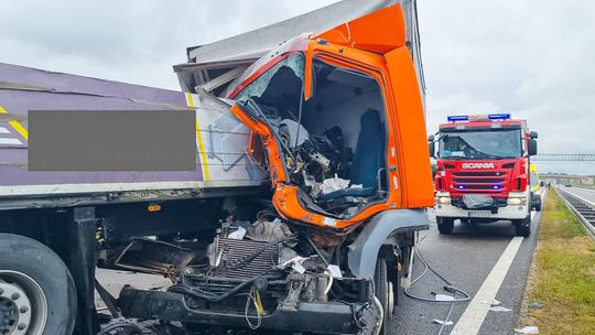 Zderzenie pojazdów ciężarowych na S19