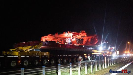 Nocny przejazd maszyny TBM przez S19 w Rzeszowie