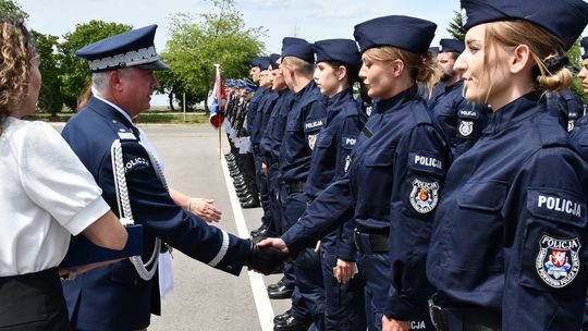 Podkarpacka policja ma 50 nowych policjantów i policjantek [ZDJĘCIA]