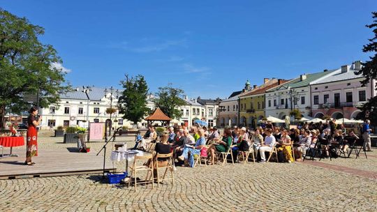 12. edycja Narodowego Czytania w Krośnie. Zobacz fotorelację