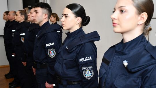 46 nowych policjantów złożyło ślubowanie w Rzeszowie [FOTO]