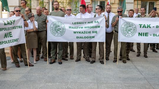 Protest leśników pod PUW w Rzeszowie