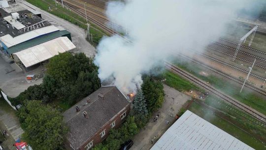 Pożar pustostanu przy Gołębiej w Rzeszowie [ZDJĘCIA]