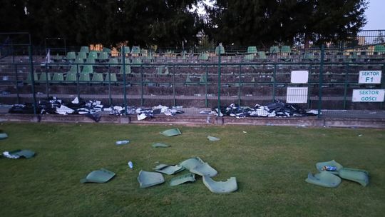 Uszkodzenia na stadionie w Tarnobrzegu [ZDJĘCIA]