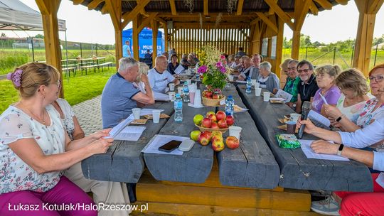 Dzień Seniora. Grill i wspólne śpiewanie w Rudnej Wielkiej